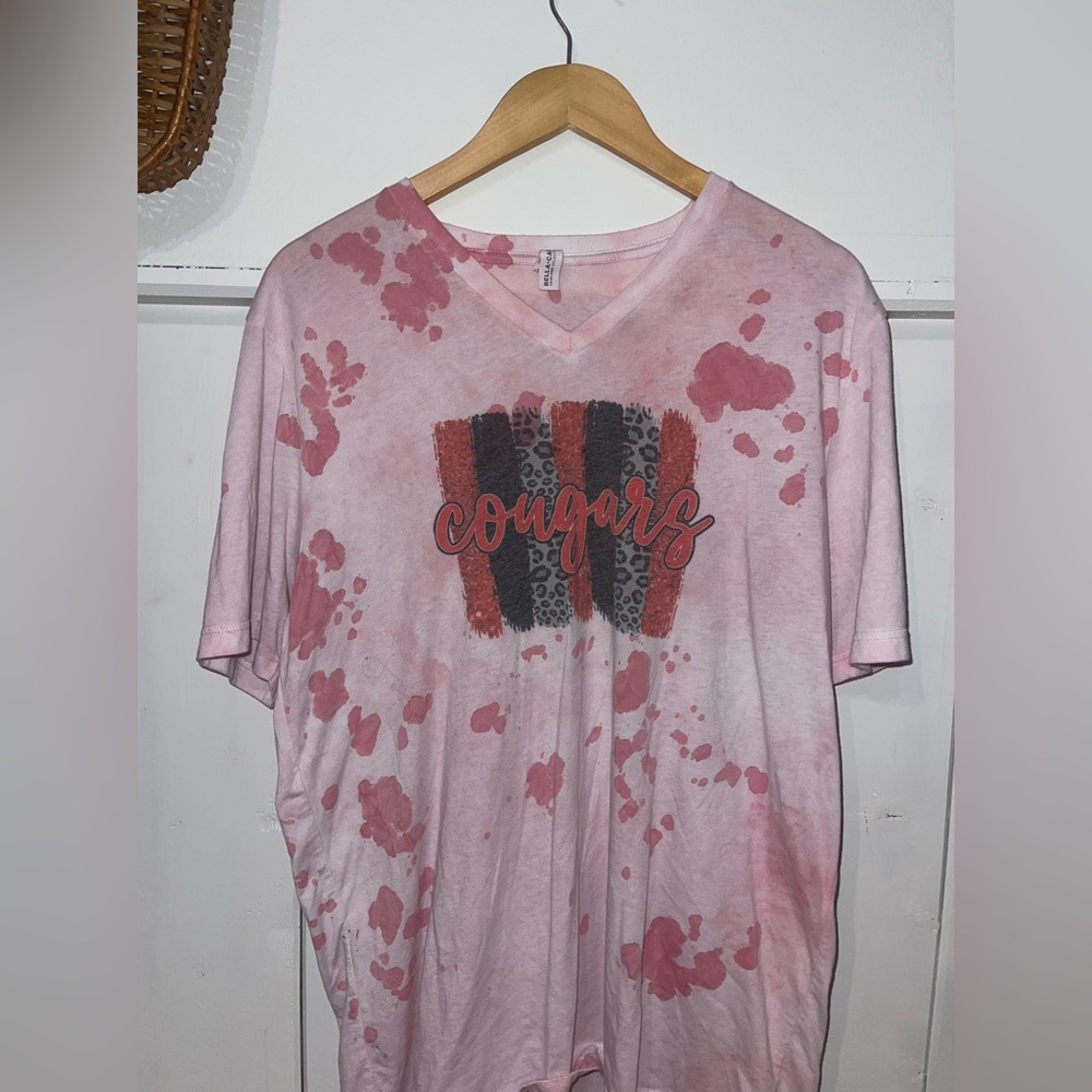 Graphic tee // Cougars // Size M/L